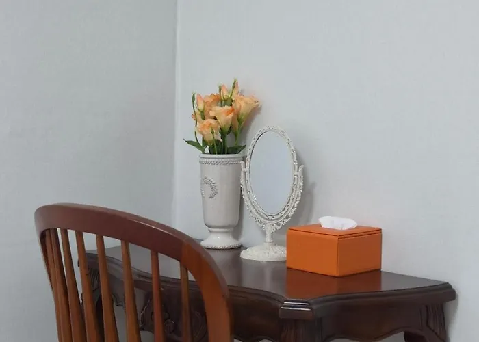 아파트 Near Sinchon & Ewha Univ Station - 3 Bedroom & 4 Qbeds, Max 8, Free Bag Storage *