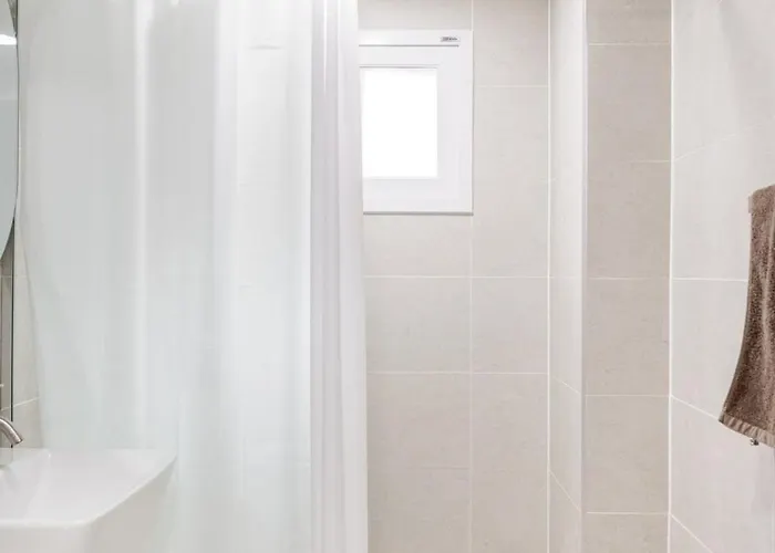 아파트 Near Sinchon & Ewha Univ Station - 3 Bedroom & 4 Qbeds, Max 8, Free Bag Storage 서울특별시