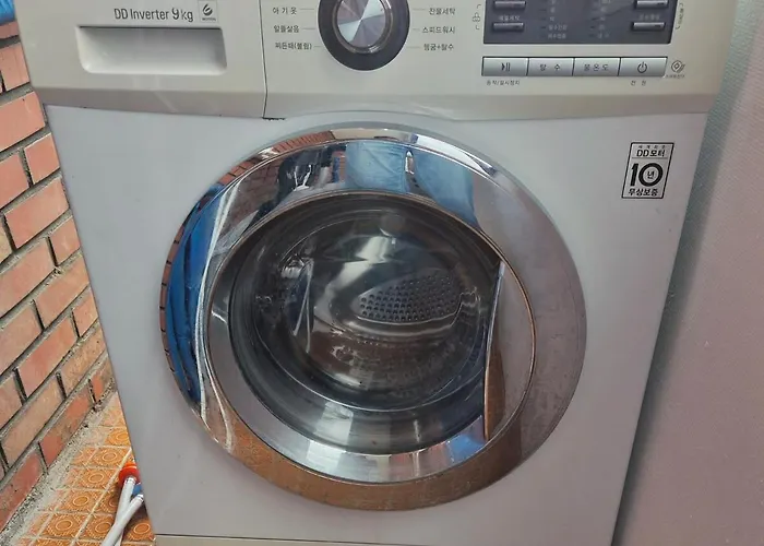 아파트 Near Sinchon & Ewha Univ Station - 3 Bedroom & 4 Qbeds, Max 8, Free Bag Storage