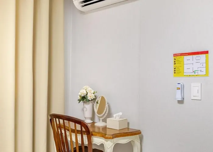 Near Sinchon & Ewha Univ Station - 3 Bedroom & 4 Qbeds, Max 8, Free Bag Storage 아파트 서울특별시