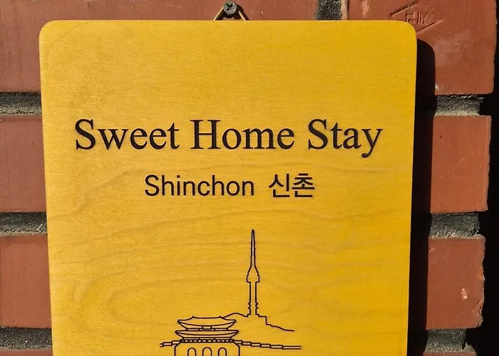 Near Sinchon & Ewha Univ Station - 3 Bedroom & 4 Qbeds, Max 8, Free Bag Storage 아파트 *